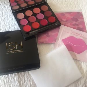 Pucker up, ladies 👄